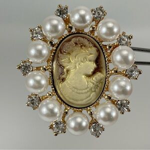Cameo Brooch Pin Pendant Faux Pearl Rhinestone Gold Tone Vintage Look Cream Face